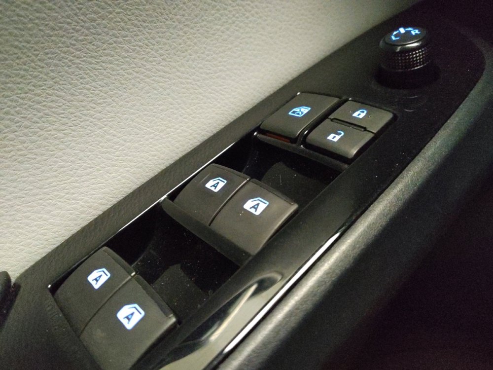 Used 2017 Toyota Prius Prime Plus w/ Carpet Mat Package image 27