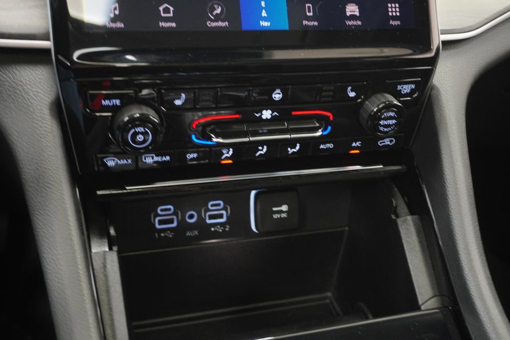 Certified 2023 Jeep Grand Cherokee L Limited image 32