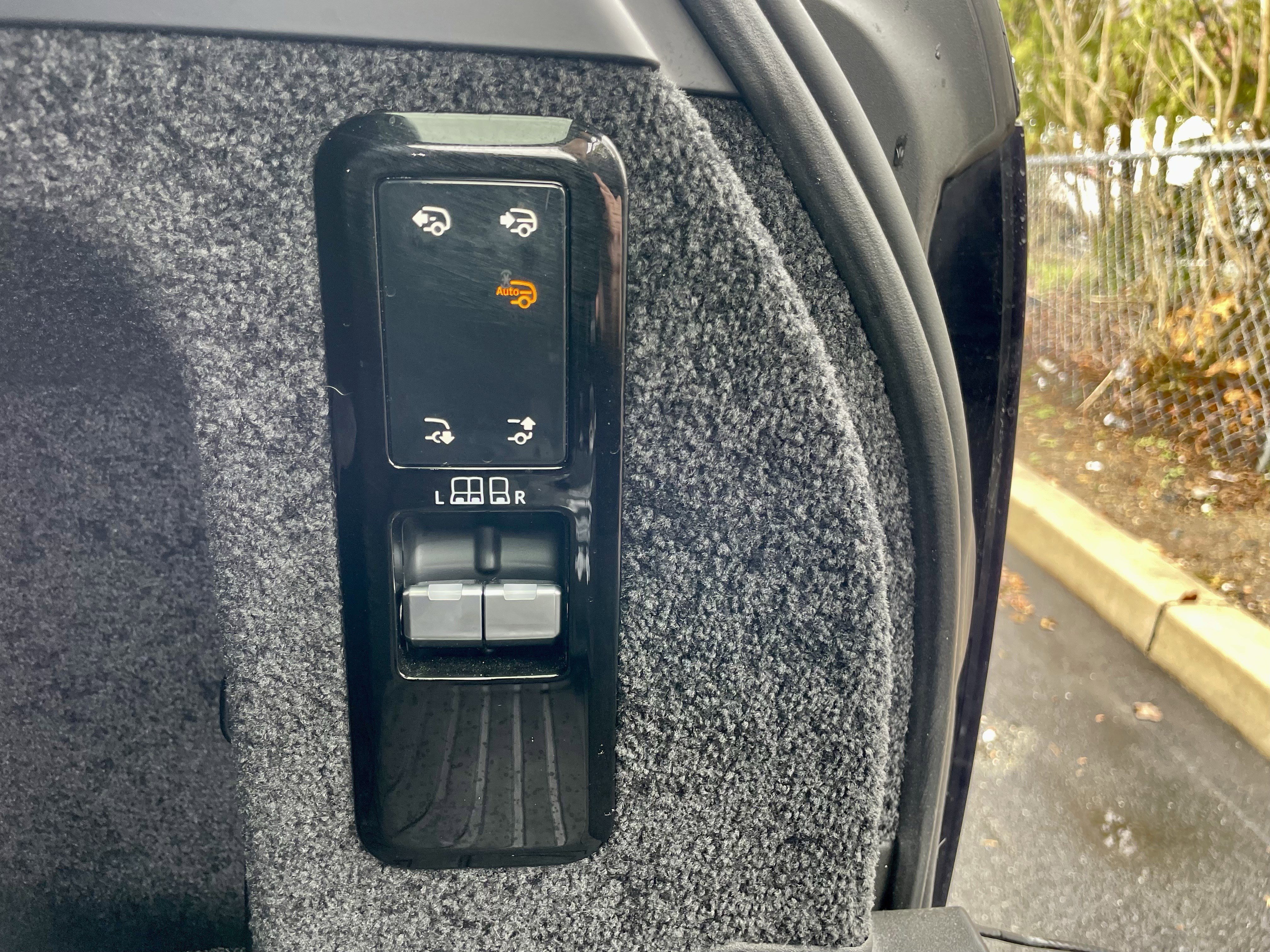 Used 2023 Land Rover Range Rover Autobiography image 38