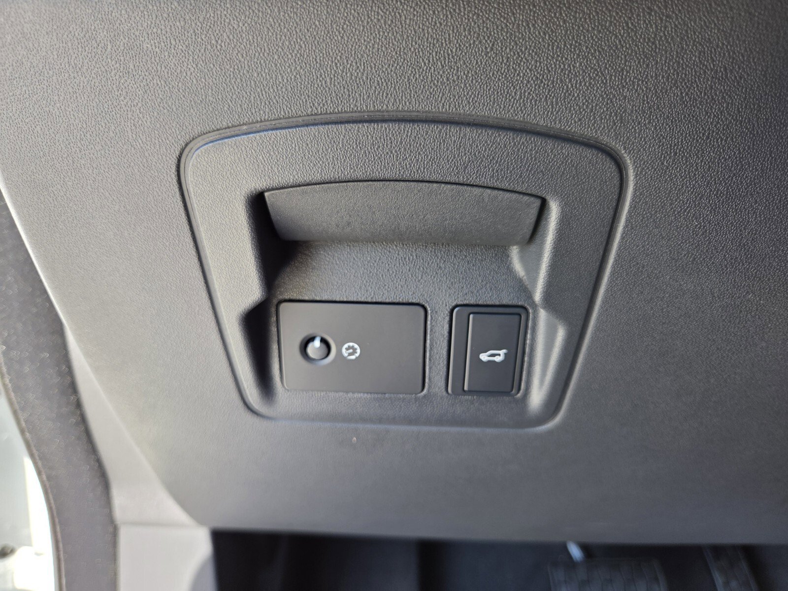 New 2026 Land Rover Range Rover Velar S image 20