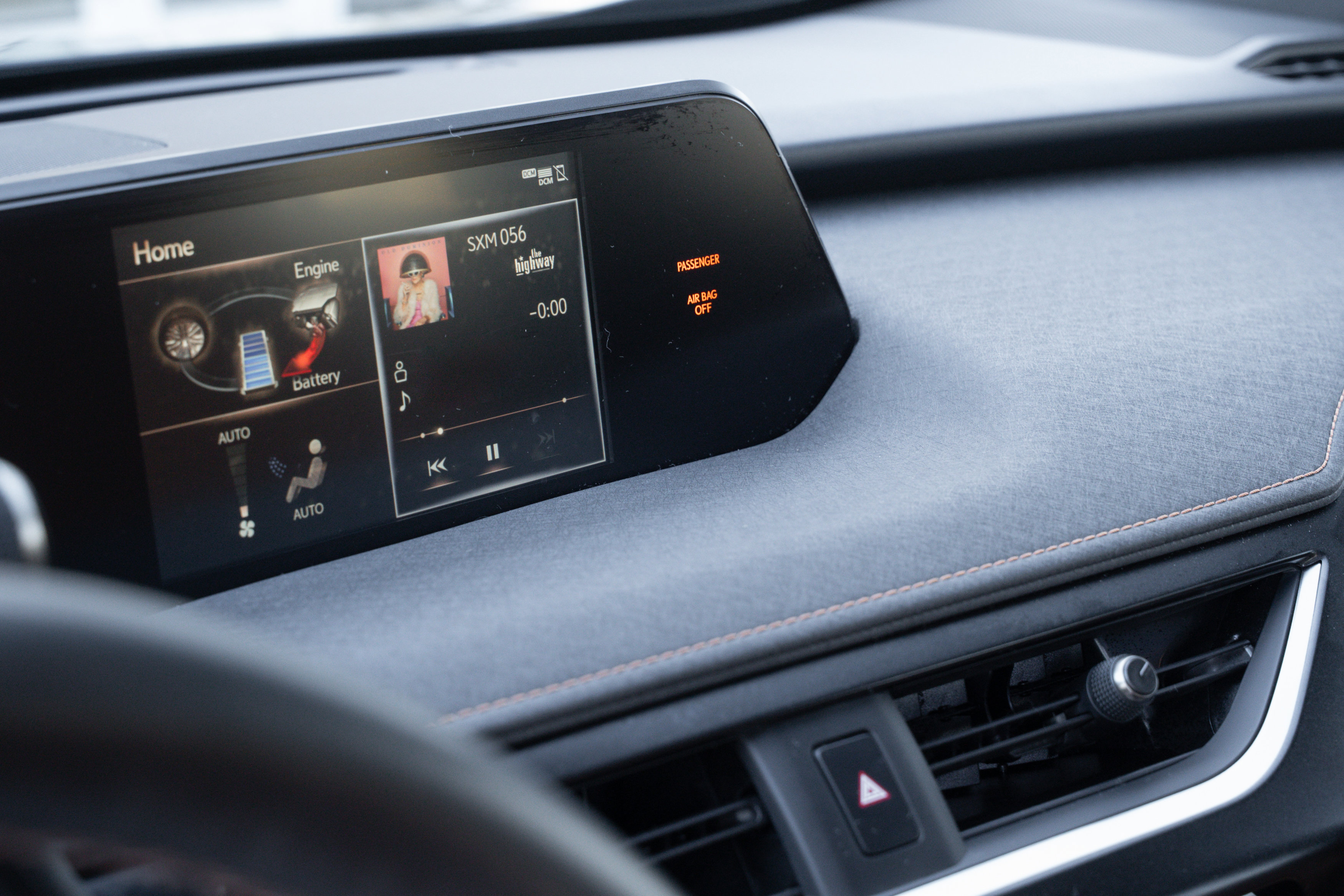 Used 2020 Lexus UX 250h w/ Premium Package image 13