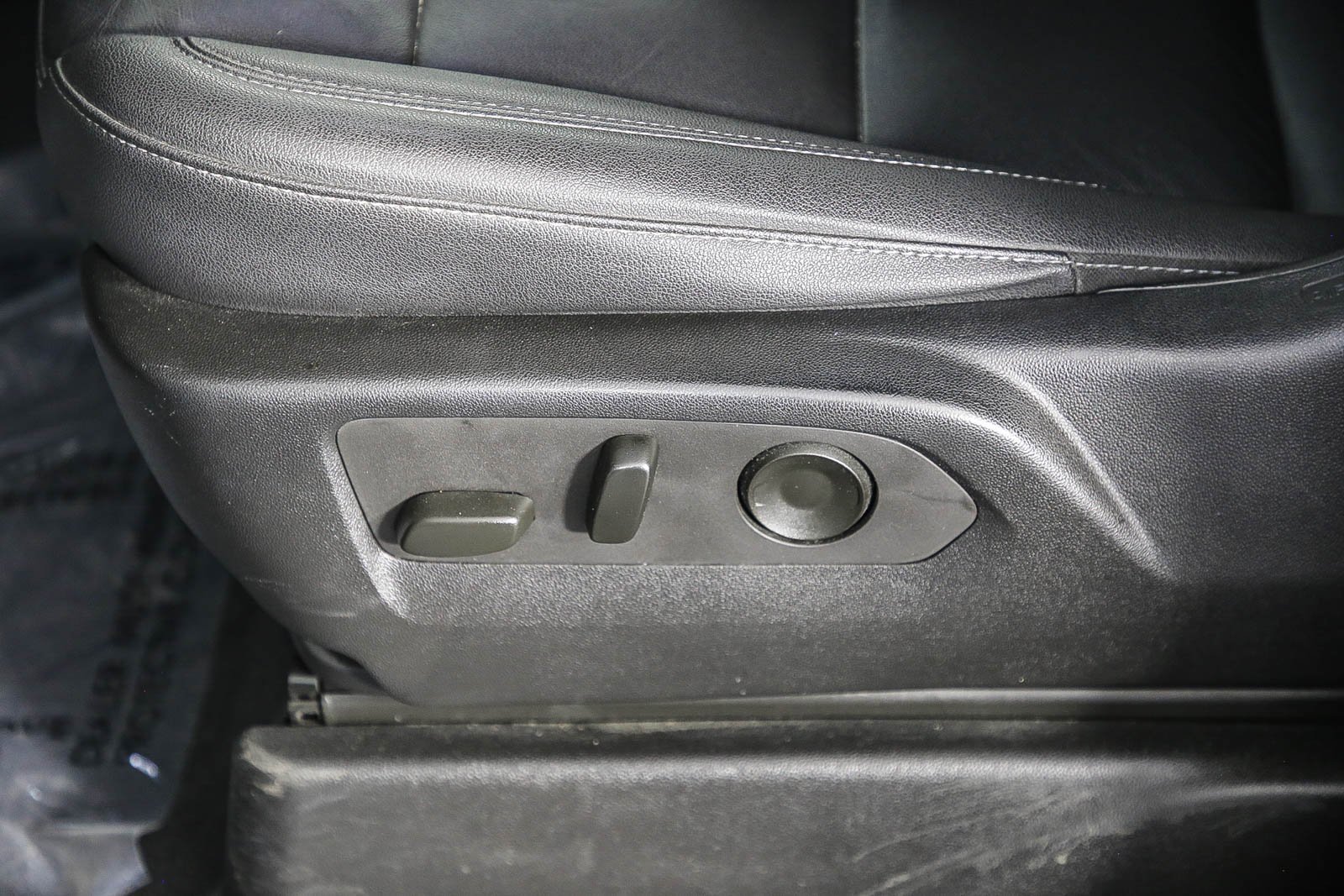 Used 2023 Chevrolet Suburban LT image 19