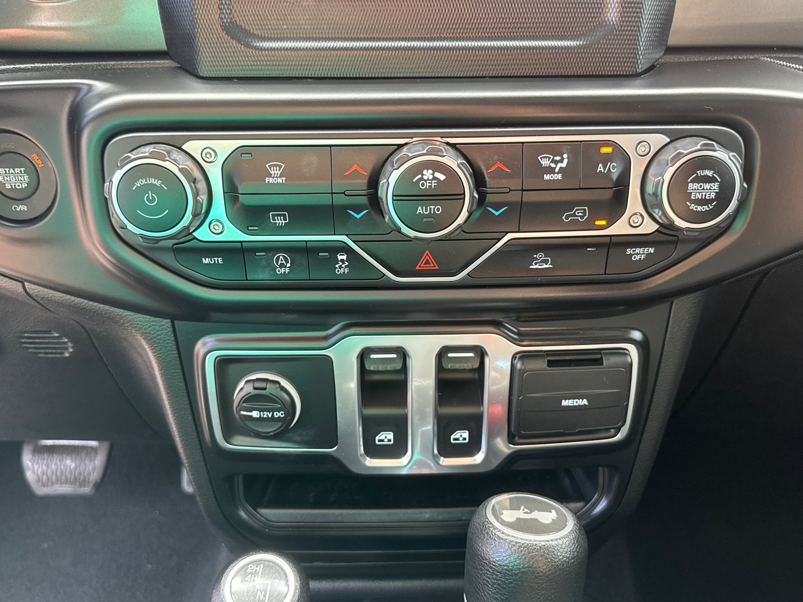 Used 2021 Jeep Wrangler Sport S AWD/4WD image 11