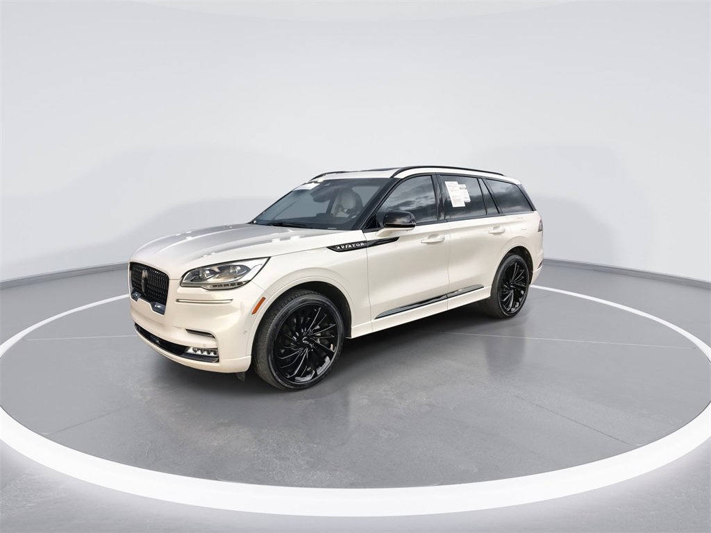 Used 2023 Lincoln Aviator Black Label w/ Jet Package image 4