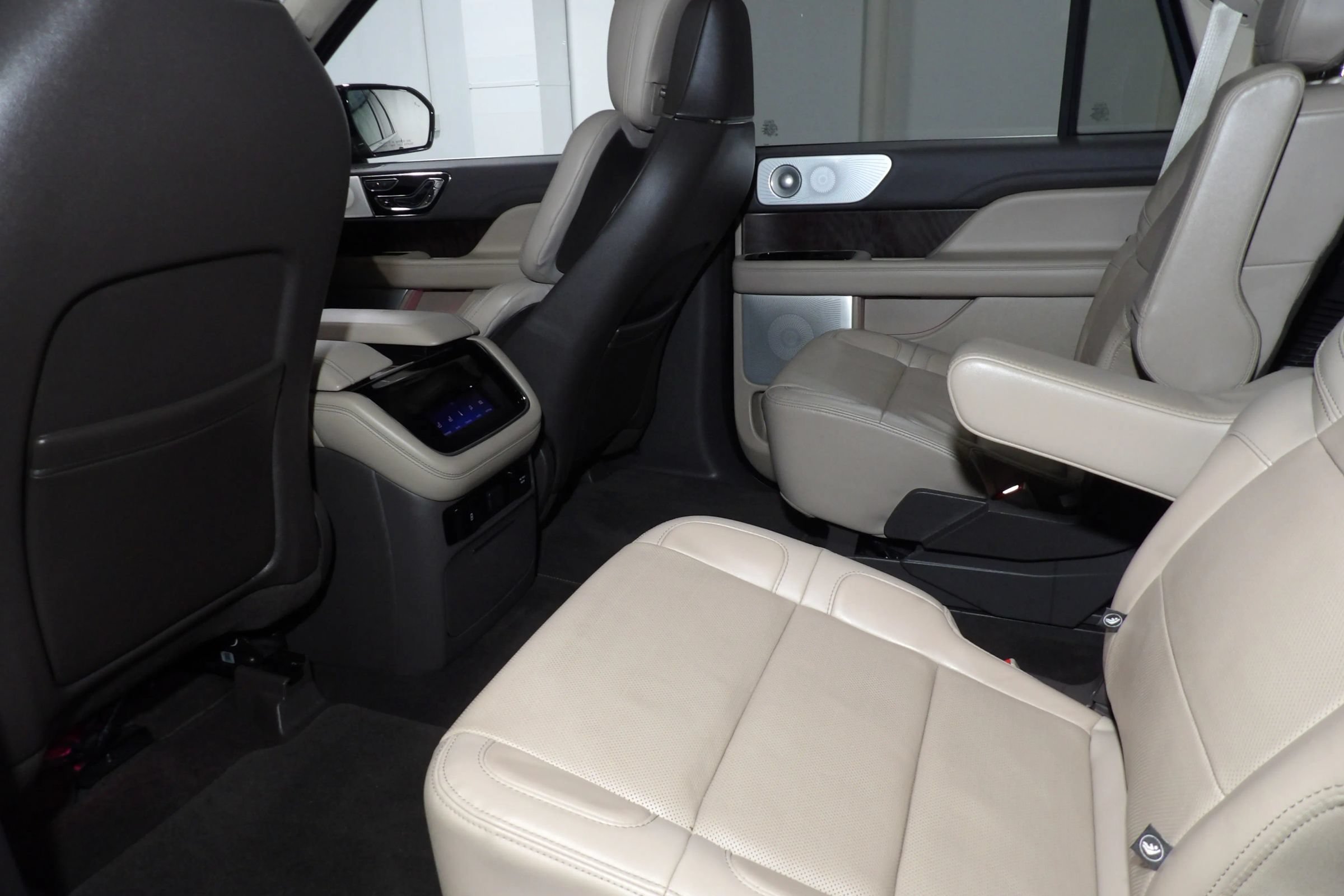 Used 2022 Lincoln Navigator Reserve AWD/4WD image 21