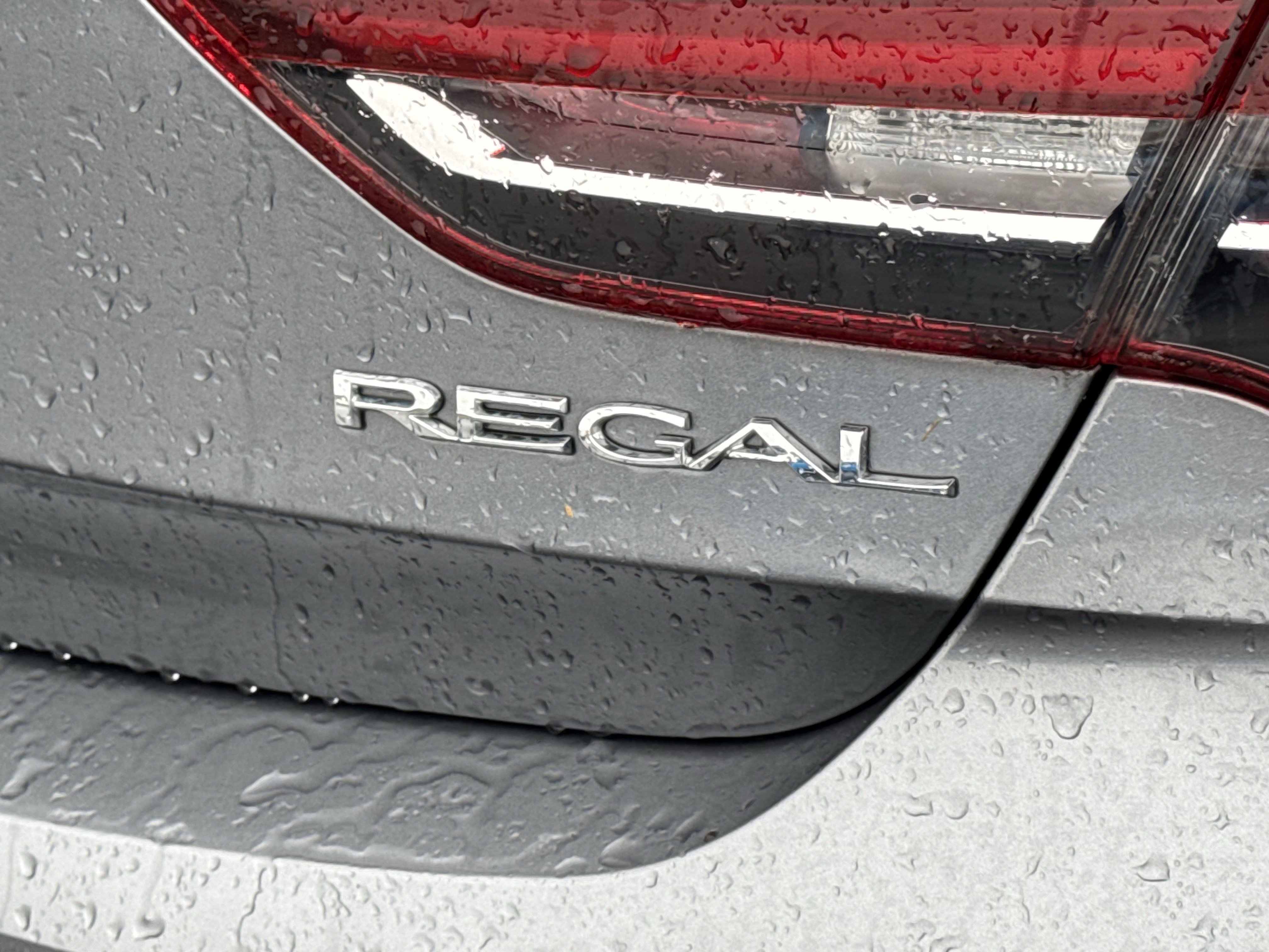 Used 2020 Buick Regal Essence image 42