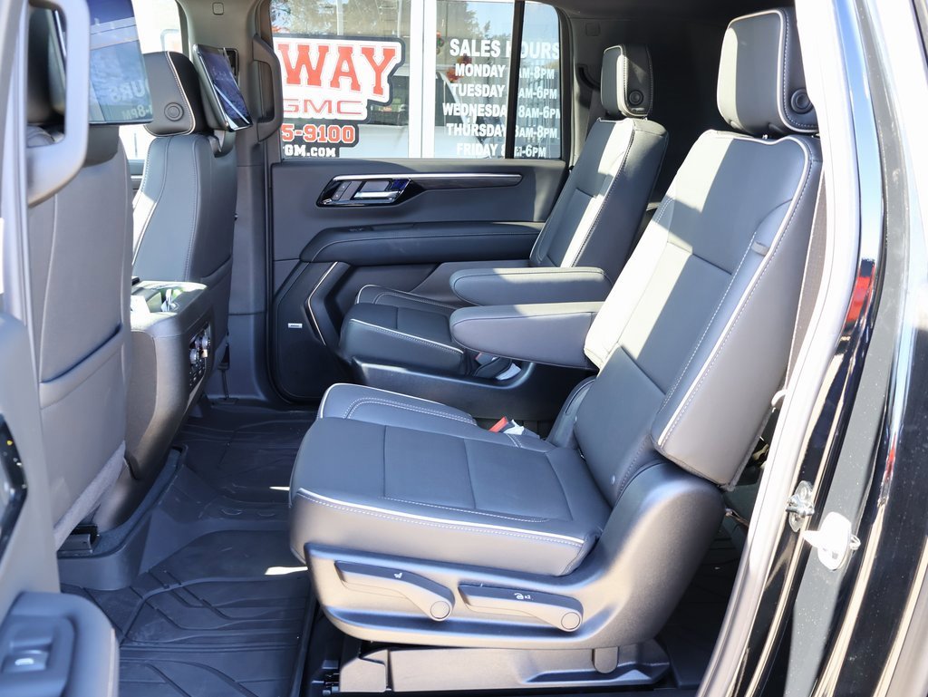 New 2025 Chevrolet Suburban Premier image 28