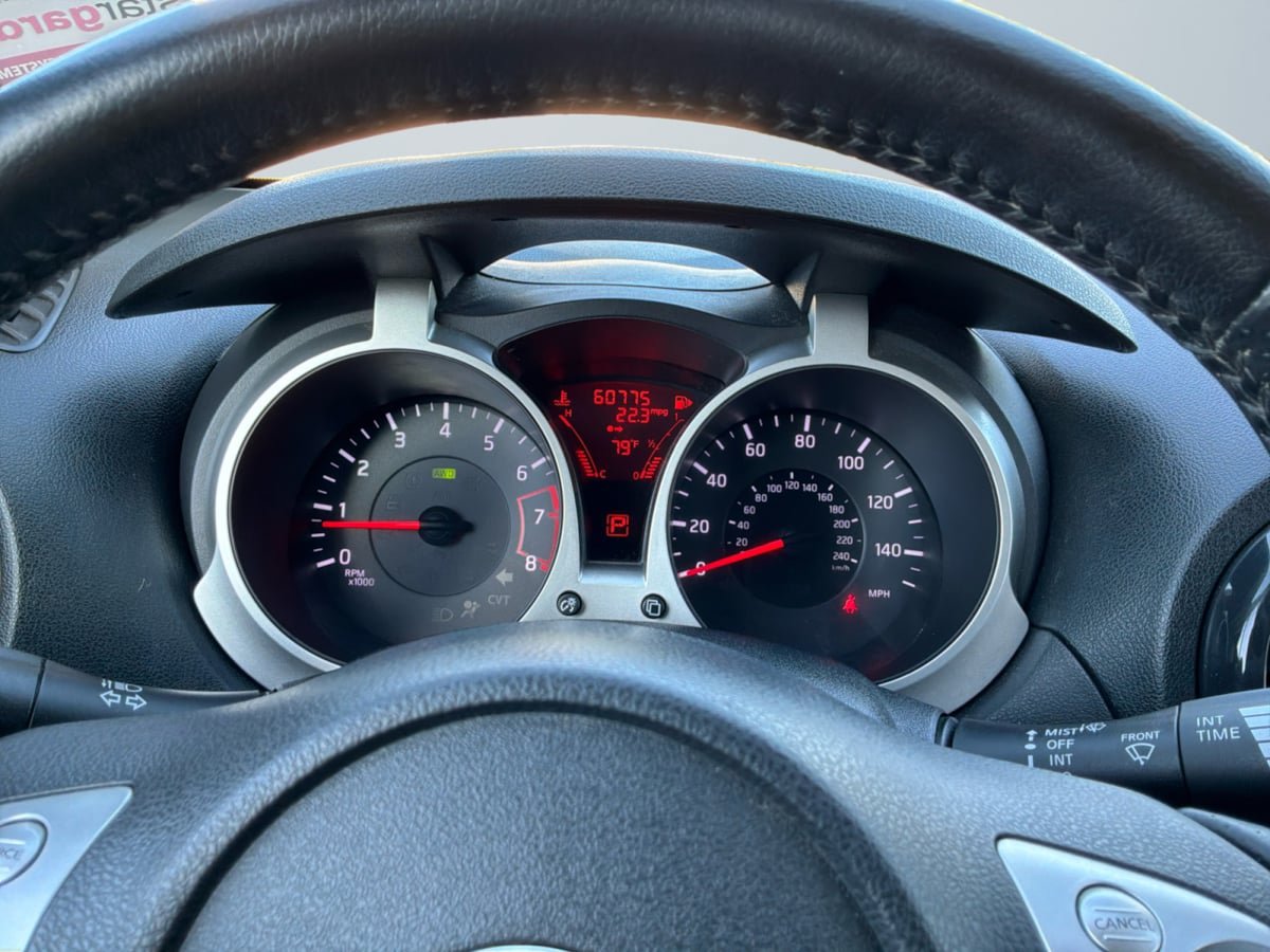 Used 2013 Nissan Juke SL AWD/4WD image 12