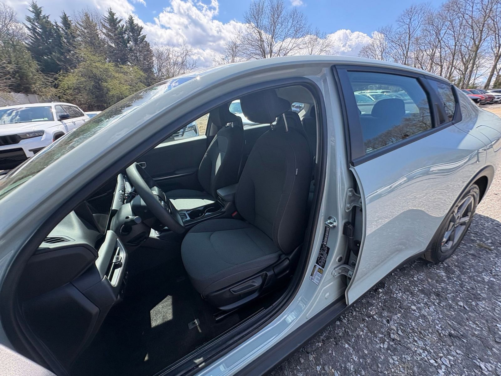 Used 2025 Kia K4 FWD image 34