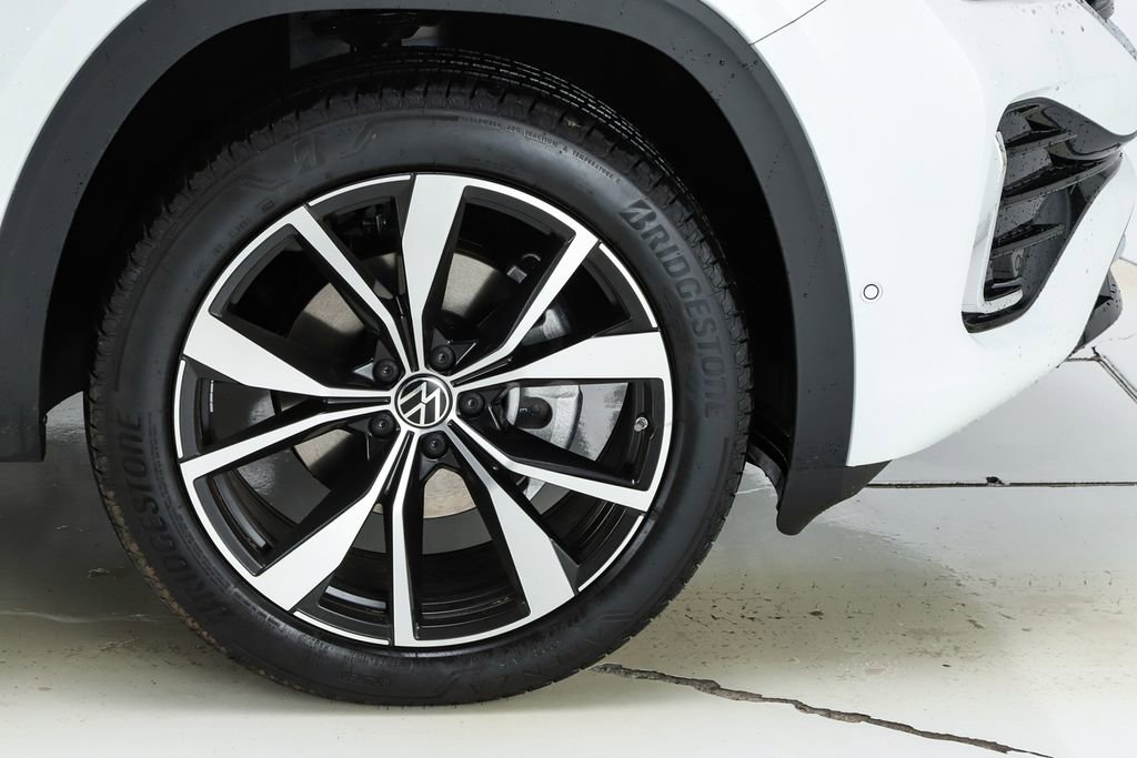 New 2026 Volkswagen Atlas SEL Premium R-Line image 14