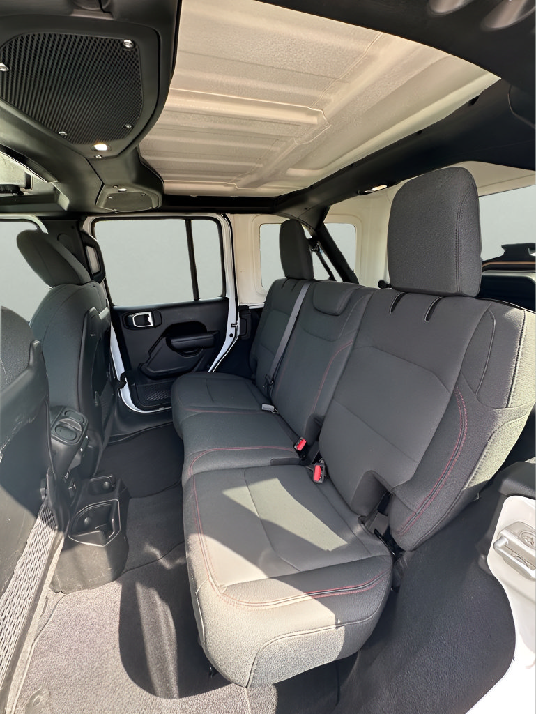 Used 2025 Jeep Wrangler Unlimited Rubicon AWD/4WD image 11