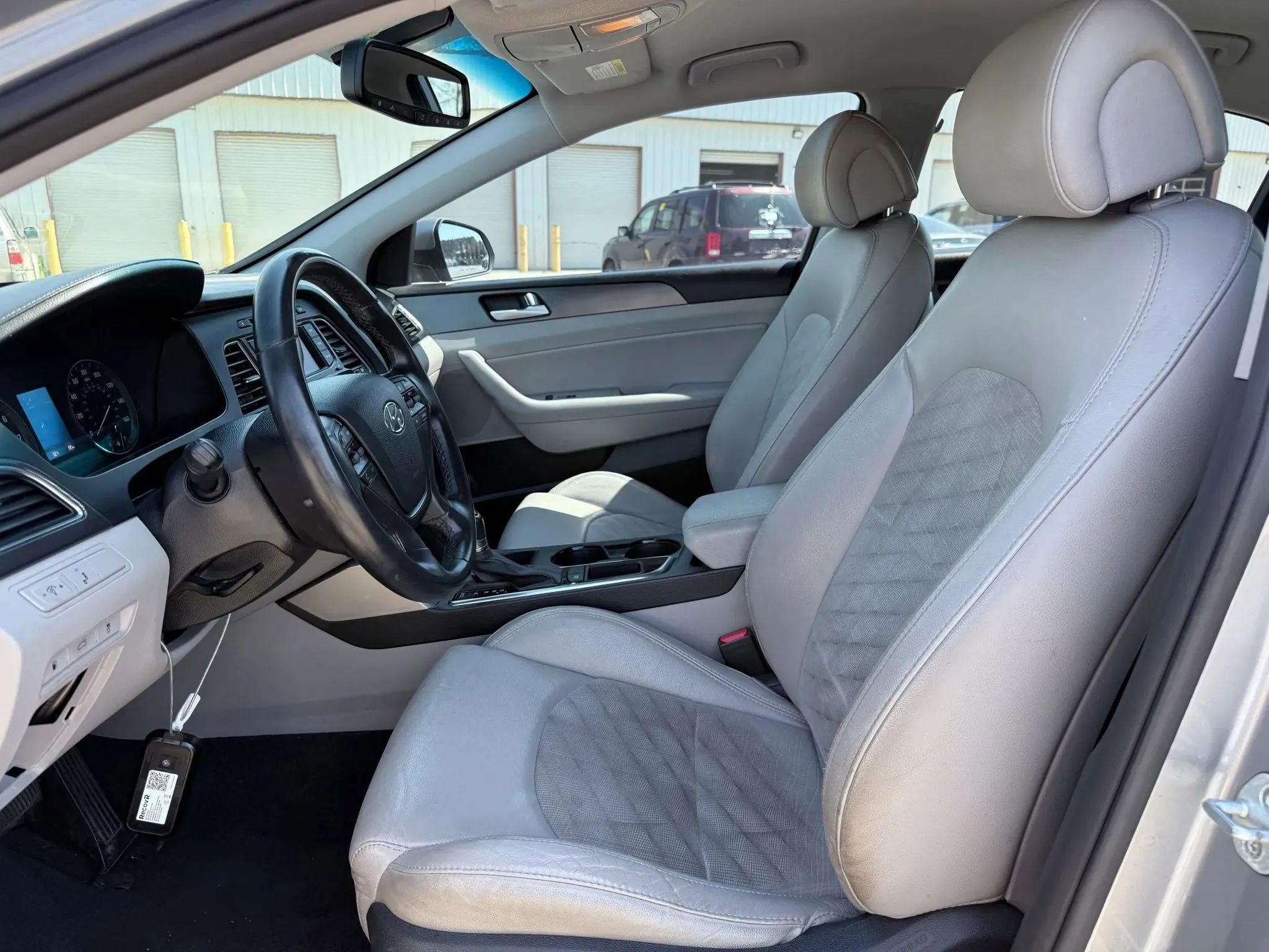 Used 2015 Hyundai Sonata Sport w/ Option Group 03 image 2