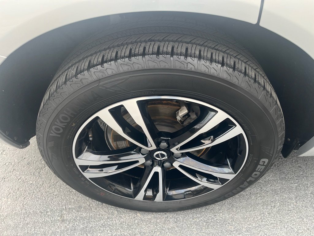 Used 2020 Volvo XC60 T6 Momentum image 14