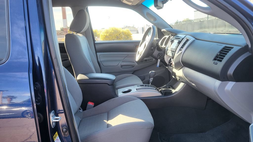 Used 2013 Toyota Tacoma PreRunner w/ SR5 Pkg RWD image 16
