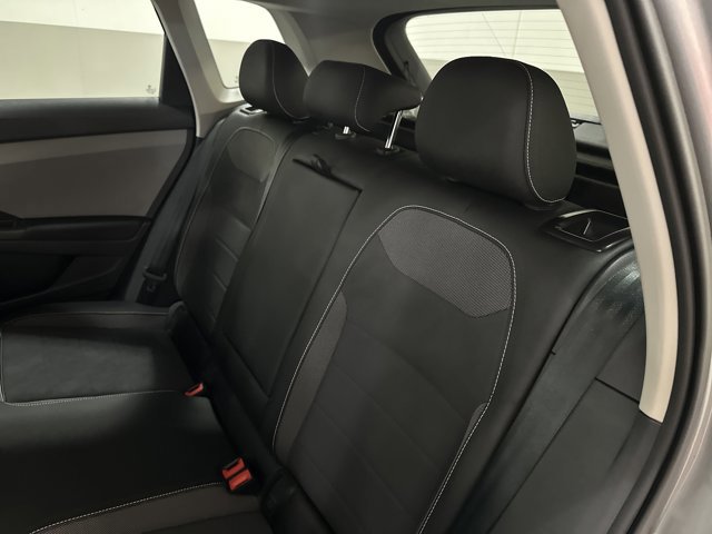 Certified 2023 Volkswagen Taos SE image 20