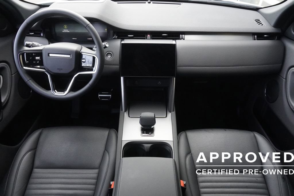 Used 2025 Land Rover Discovery Sport Dynamic SE image 9