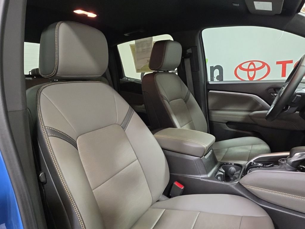Used 2025 Chevrolet Colorado ZR2 w/ Technology Package image 11