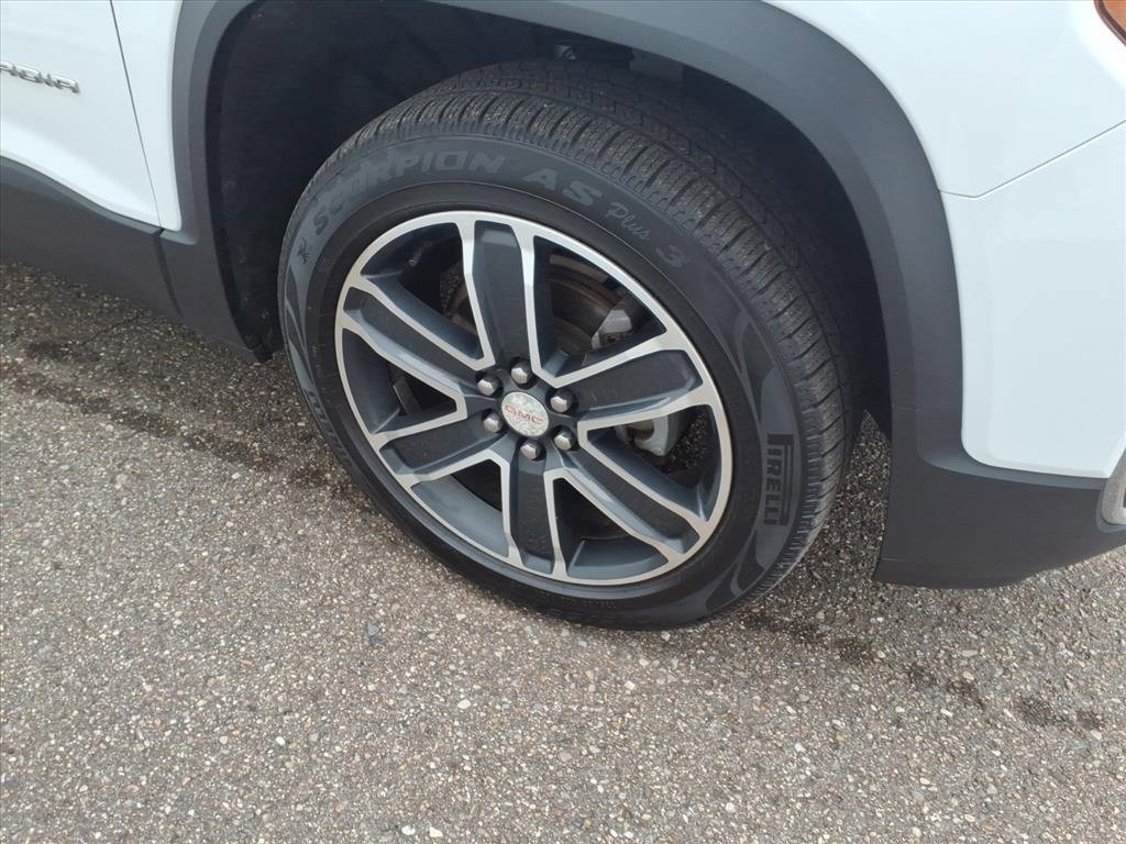 Used 2020 GMC Acadia SLT w/ Driver Alert Package II image 4