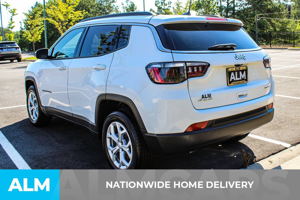 Used 2024 Jeep Compass Latitude AWD/4WD image 4