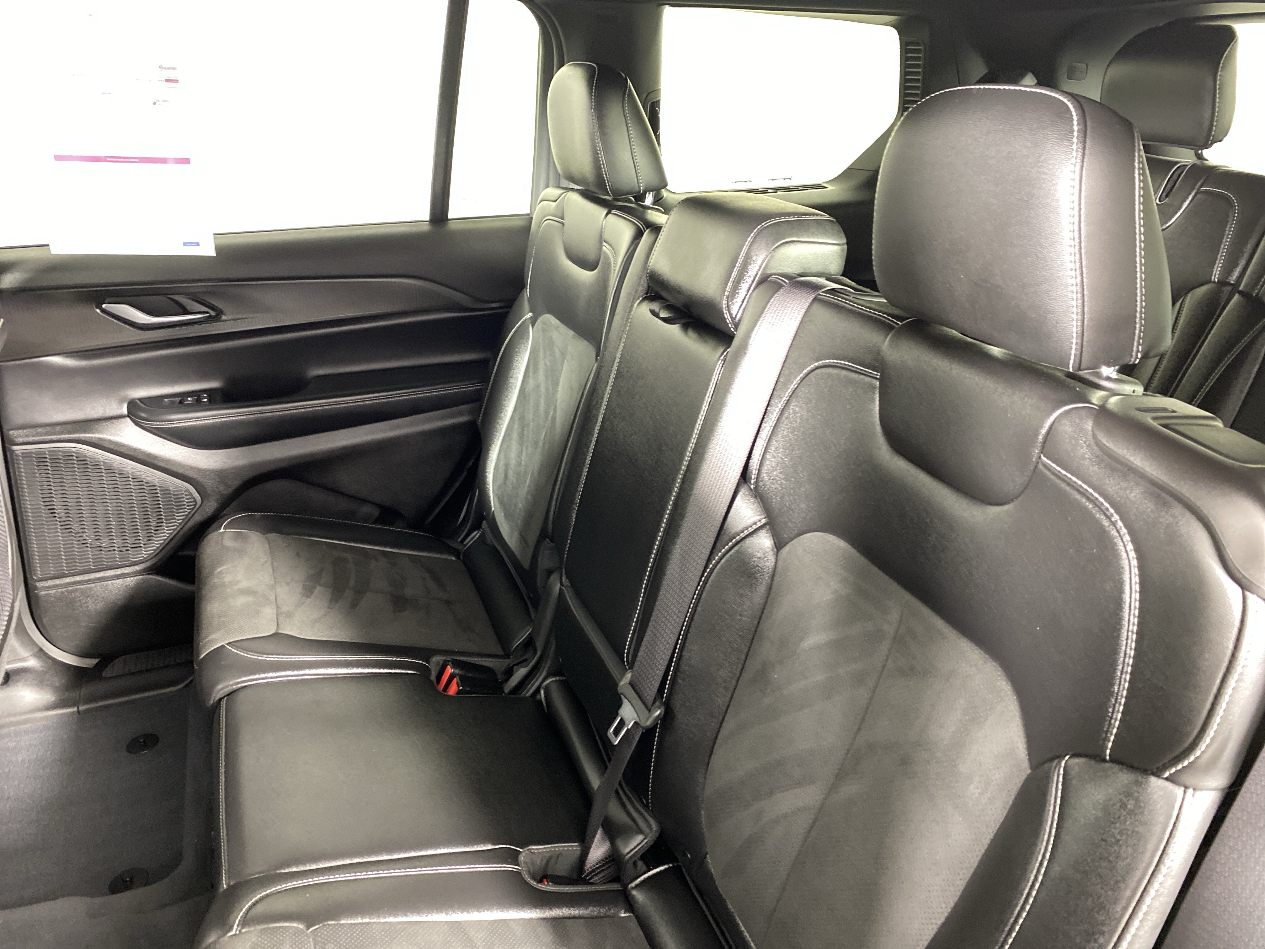 Used 2023 Jeep Grand Cherokee L Laredo AWD/4WD image 41