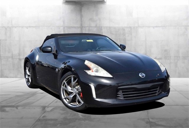 Used 2013 Nissan 370Z Touring w/ Sport Pkg image 2