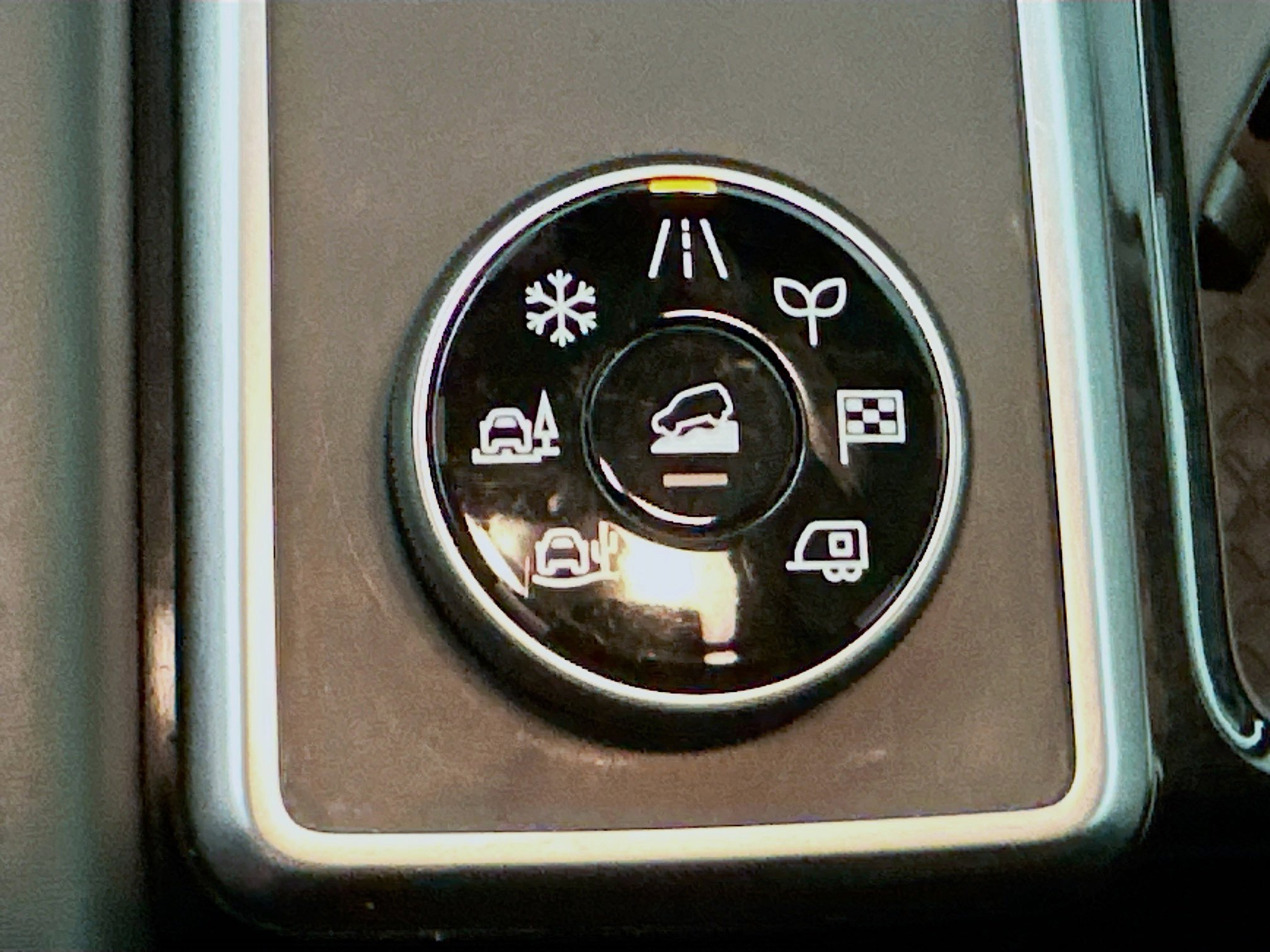 Used 2024 Nissan Pathfinder SV image 25