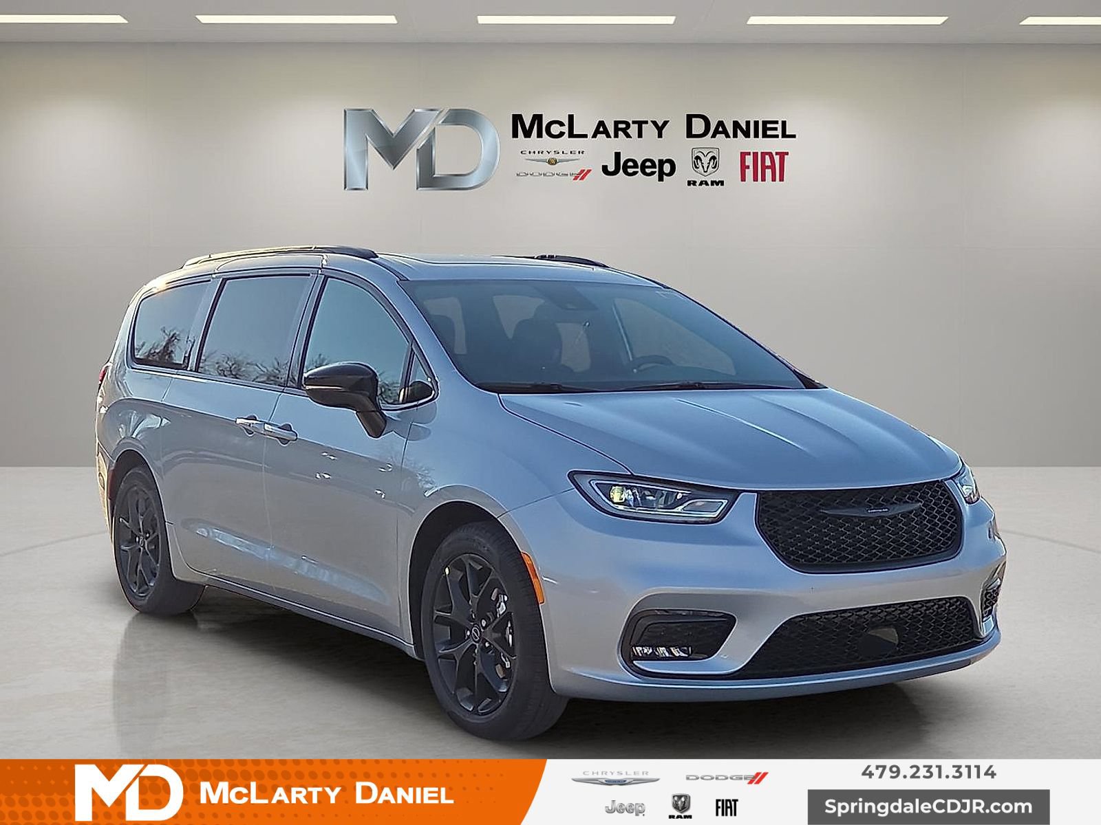 New 2026 Chrysler Pacifica Select w/ S Appearance Package FWD image 1