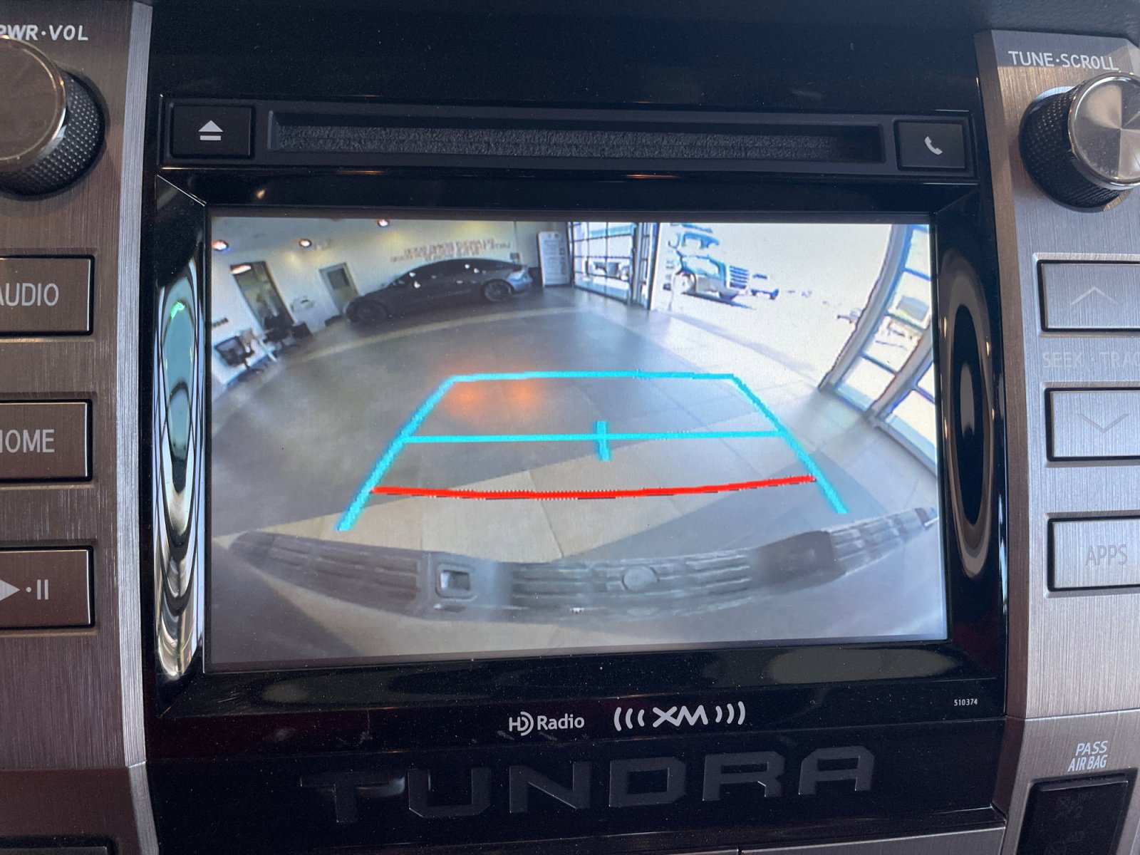 Used 2019 Toyota Tundra SR5 w/ SR5 Convenience Package image 29