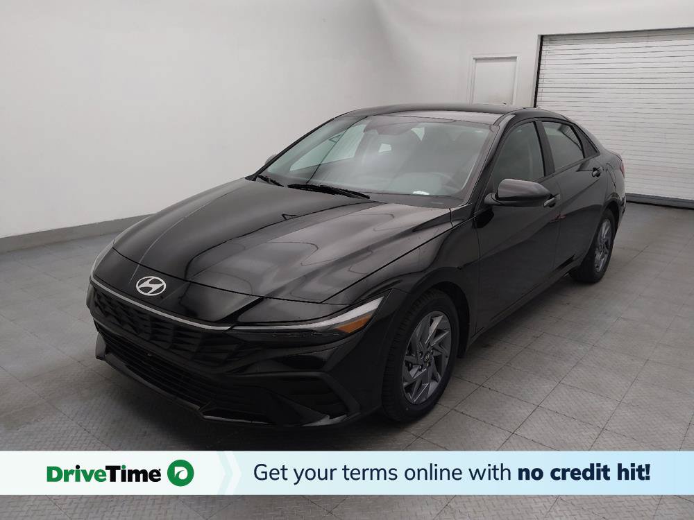 Used 2024 Hyundai Elantra Blue