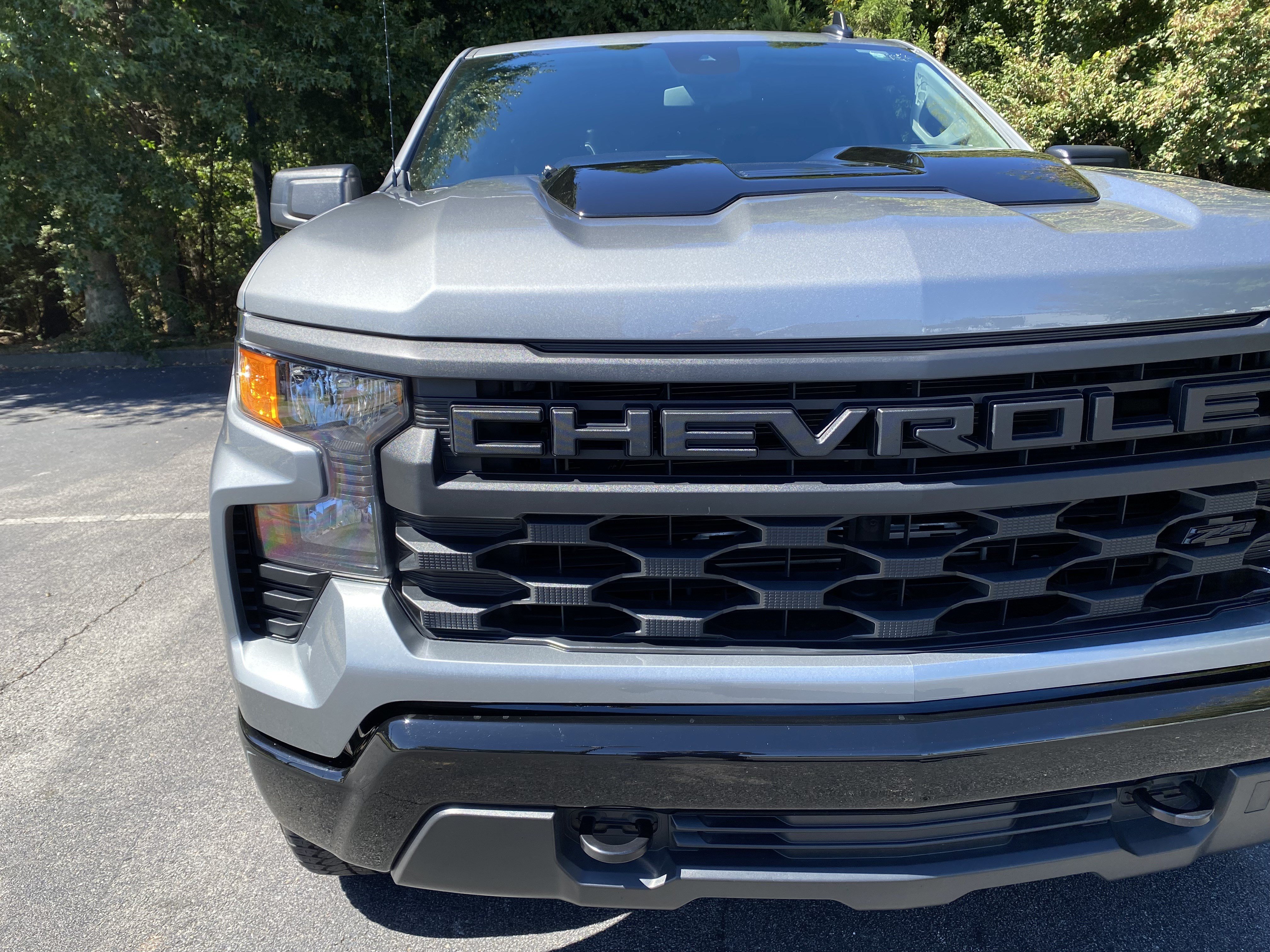Used 2025 Chevrolet Silverado 1500 Custom Trail Boss w/ Dark Appearance Package AWD/4WD image 14