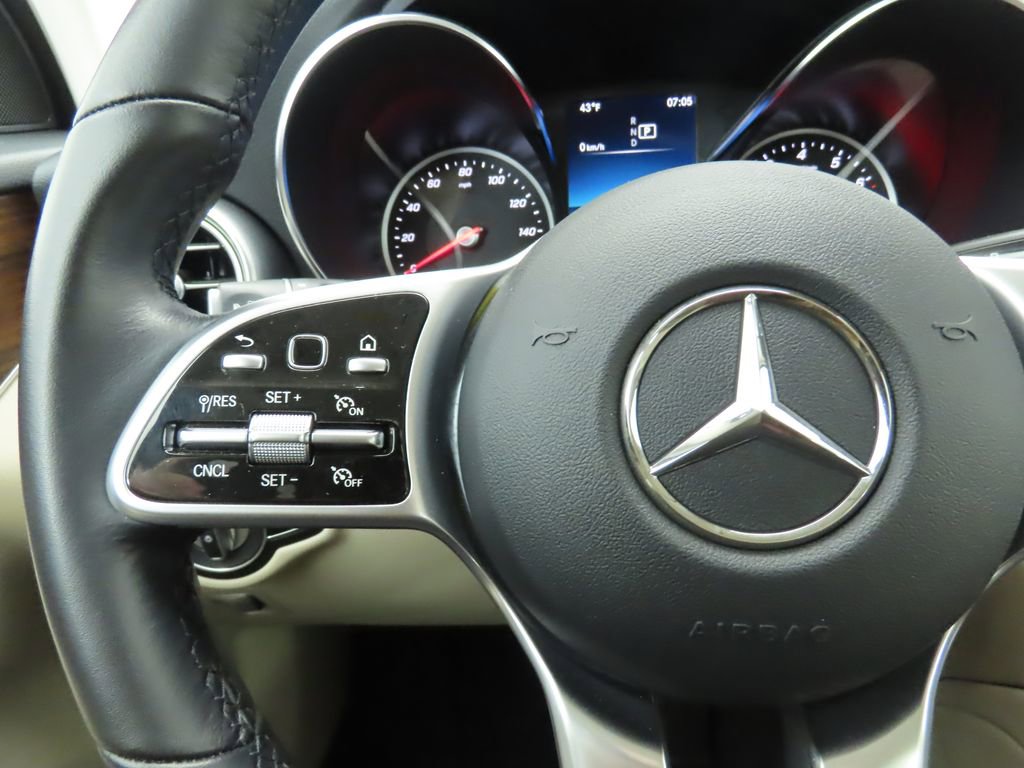 Used 2021 Mercedes-Benz GLC 300 4MATIC image 11