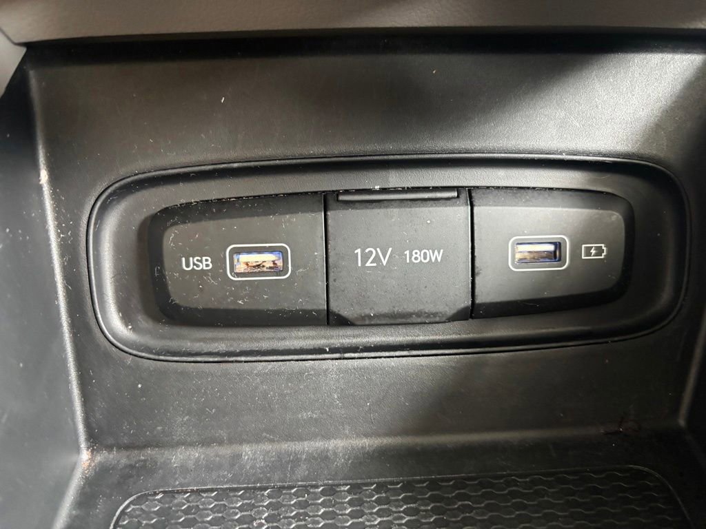 Used 2022 Hyundai Venue SEL FWD image 24