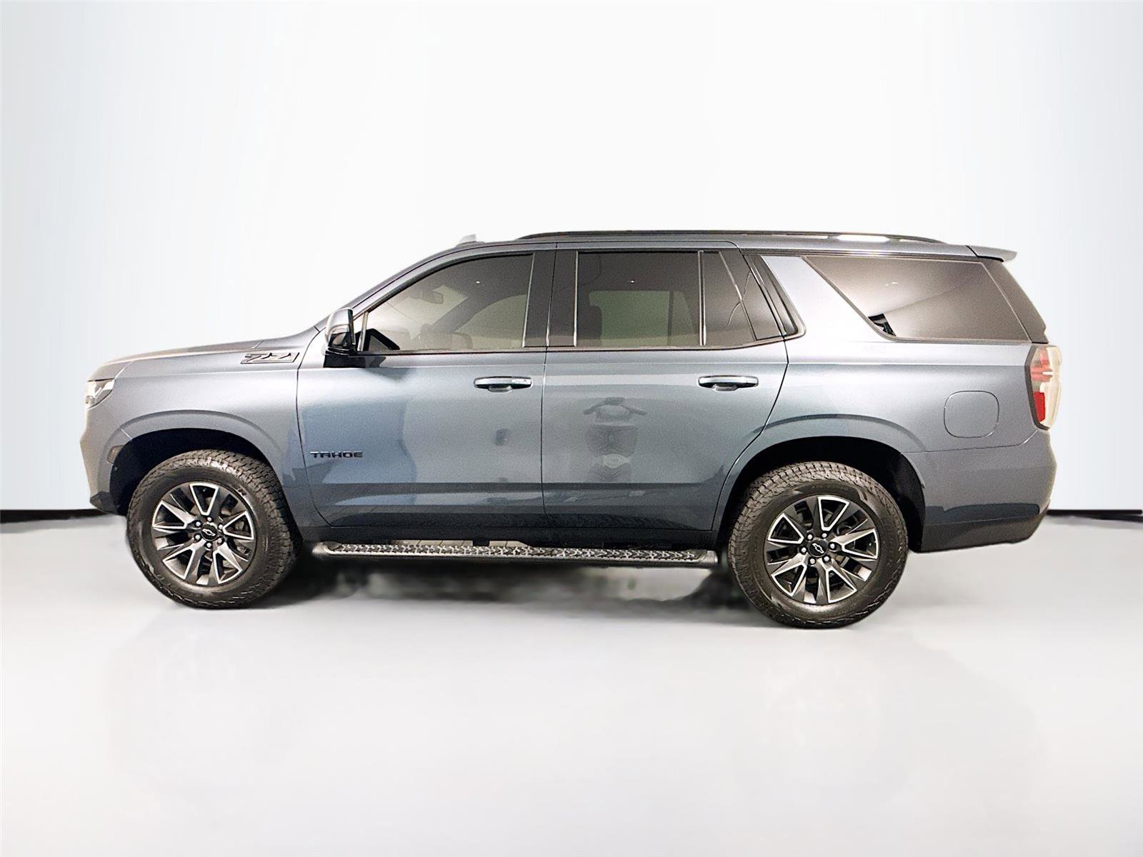 Used 2021 Chevrolet Tahoe Z71 w/ Luxury Package AWD/4WD image 32