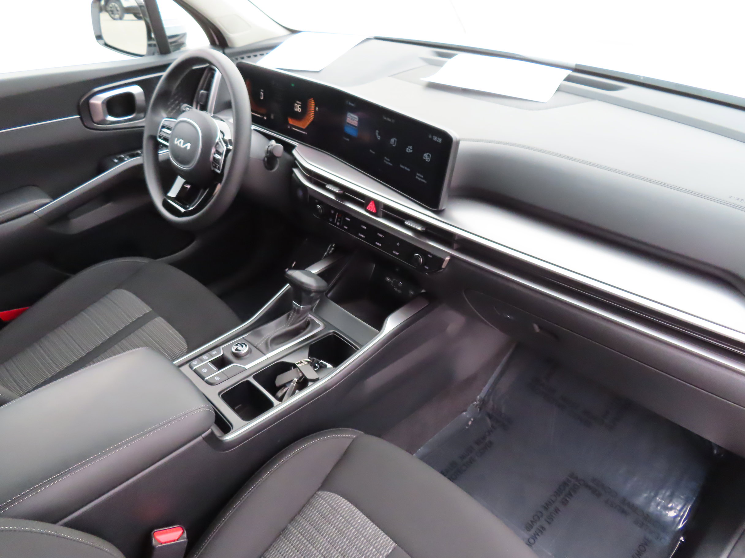 Used 2025 Kia Sorento LX image 20