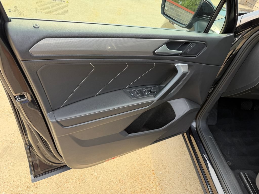 Certified 2023 Volkswagen Tiguan SE FWD image 11