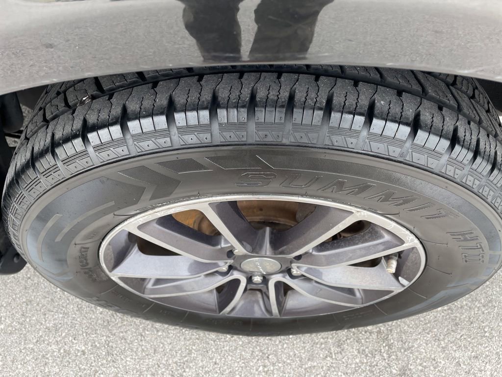 Used 2017 Dodge Grand Caravan SXT image 23