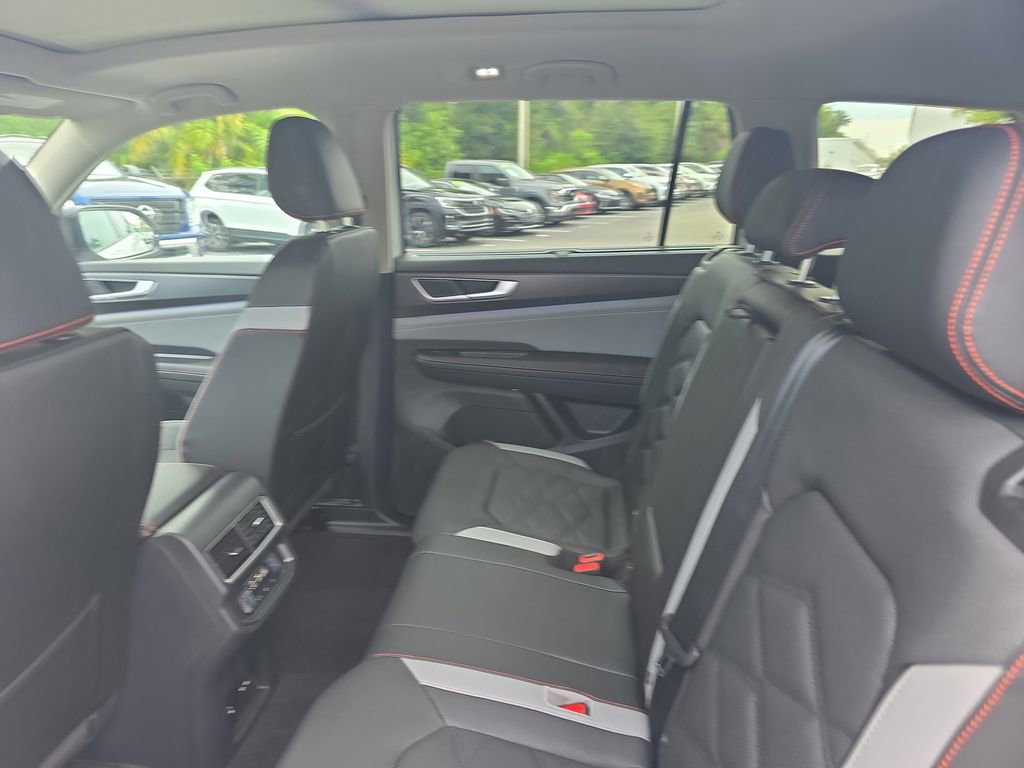 New 2026 Volkswagen Atlas Peak Edition image 11