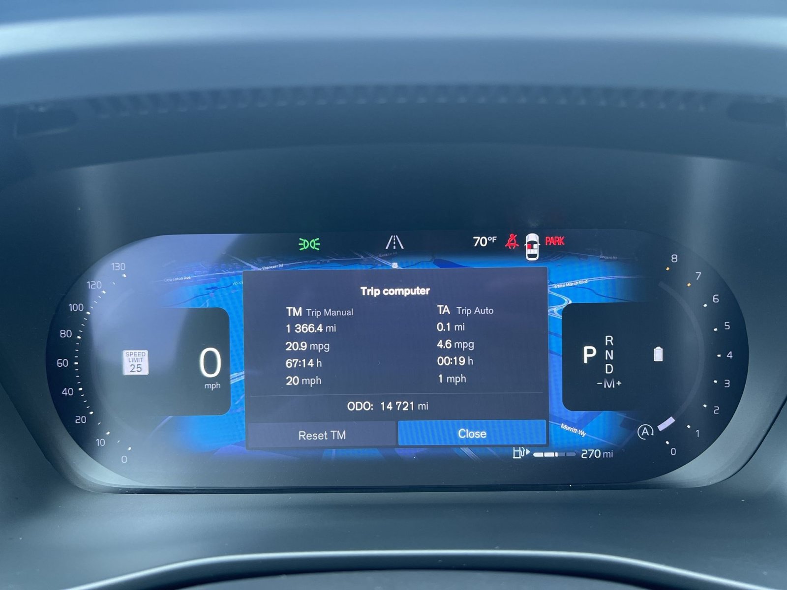 Certified 2024 Volvo XC40 B5 Plus w/ Climate Package AWD/4WD image 17
