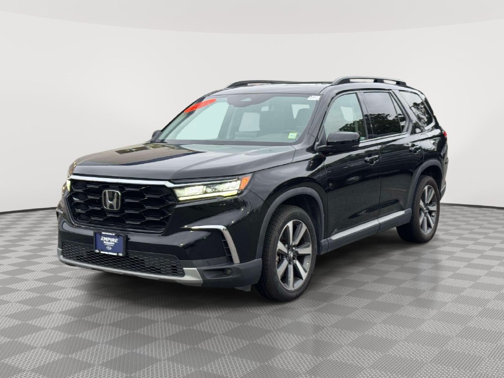 Used 2023 Honda Pilot Touring image 4