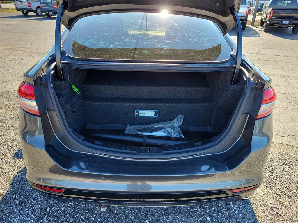 Used 2018 Ford Fusion Energi Titanium image 9