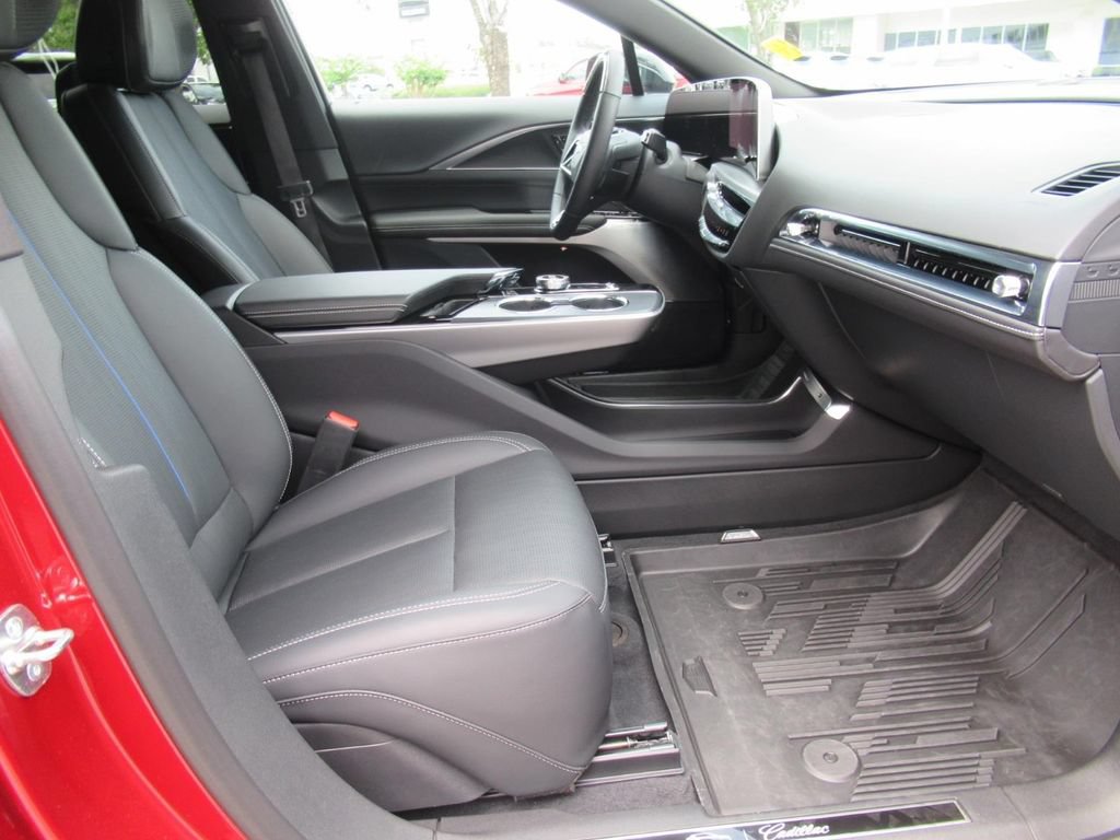 Certified 2025 Cadillac Lyriq Luxury w/ LPO, Floor Liner Package AWD/4WD image 11