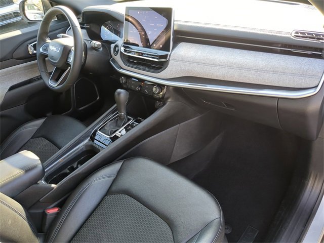 Used 2024 Jeep Compass Latitude image 14