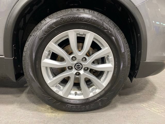Certified 2018 Nissan Rogue SV w/ Premium Package AWD/4WD image 31