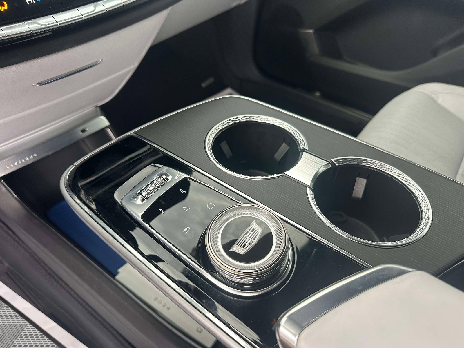 Certified 2024 Cadillac Lyriq Luxury image 15