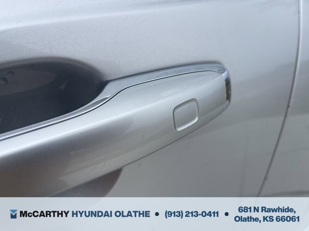 Used 2016 Volvo XC90 T6 Momentum w/ Momentum Plus Package AWD/4WD image 21