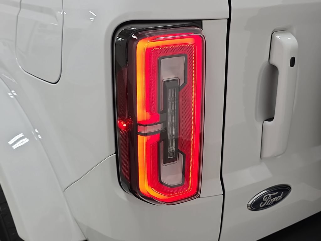 Used 2024 Ford Bronco Outer Banks AWD/4WD image 32