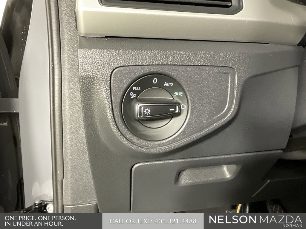 Used 2021 Volkswagen Atlas Cross Sport SE image 41