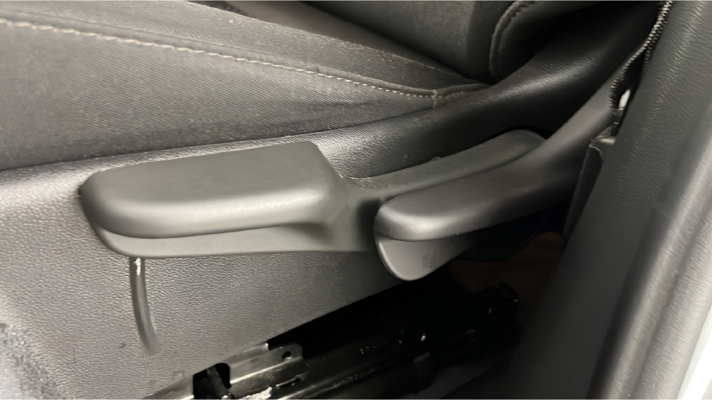 Used 2025 Chevrolet Colorado Trail Boss AWD/4WD image 37