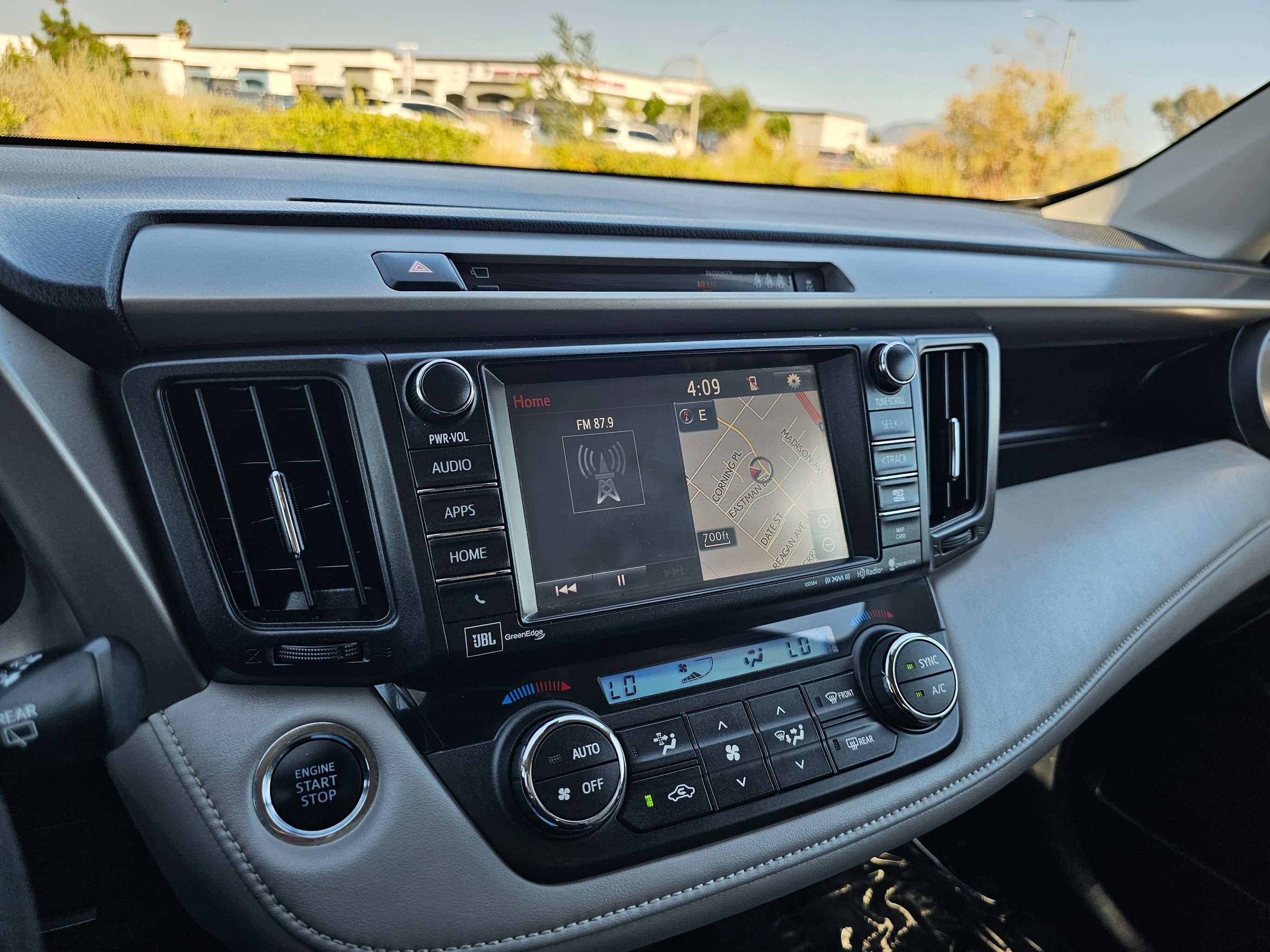 Used 2018 Toyota RAV4 Limited w/ Advanced Technology Package FWD image 33