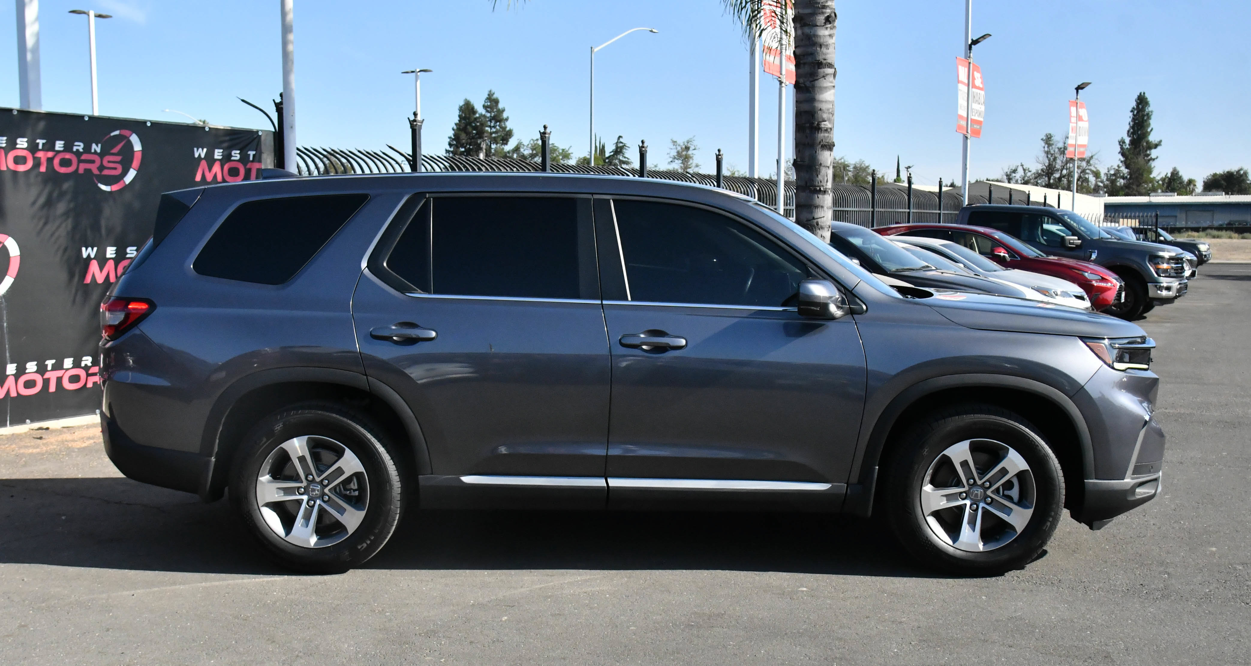 Used 2024 Honda Pilot EX-L image 9